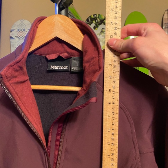 $120 Marmot Burgundy jacket shell zip up waterproof - Picture 6 of 8